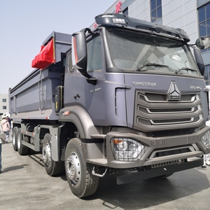 รถดัมพ์ใหม่ Howo Sinotruck แบบแมนนวล ขับเคลื่อน 8x4  แบบเทท้าย - Product Image 1