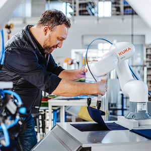Desbloquea Nuevas Posibilidades con el Cobot LBR Iisy3 Iisy6 Iisy8 Iisy11 Iisy15 R760 R930 R1300 Altamente Versátil e Intuitivo - Product Image 6