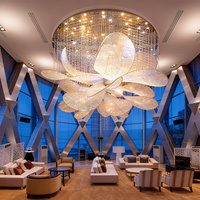 Décoration de salle de banquet, luminaire en cristal, grand lustre en forme de fleur en cristal personnalisé pour hall d'hôtel