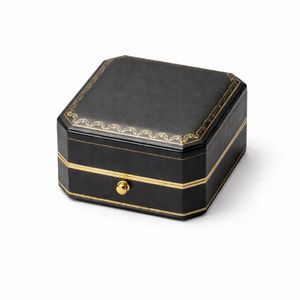 กล่องใส่ต่างหูแบบบูติก กล่องของขวัญเครื่องประดับหนังเทียมแบบมีบานพับ พร้อมแผ่นกำมะหยี่ด้านใน รับทำโลโก้ตามสั่ง สำหรับแบรนด์เครื่องประดับ บรรจุภัณฑ์เพื่อการจัดวางสินค้า รับผลิตแบบ OEM - Product Image 2