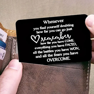 <span class=keywords><strong>Tarjeta</strong></span> de <span class=keywords><strong>Regalo</strong></span> con Palabras Grabadas, Aleación de Aluminio, Inspiradora, Mantente Fuerte, Minimalista, Moderna, 8.5x5.5cm - Product Image 3