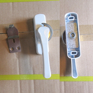 ตัวล็อคแบบพระจันทร์เสี้ยว UPVC คุณภาพสูง ตัวล็อคแบบพระจันทร์เสี้ยวอะลูมิเนียมอัลลอยด์ สำหรับอุปกรณ์ฮาร์ดแวร์หน้าต่างอะลูมิเนียม - Product Image 4