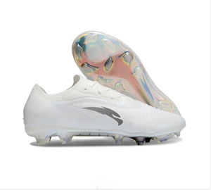 أحذية كرة قدم رجالية عالية الجودة بتصميم احترافي ومتانة - Product Image 4