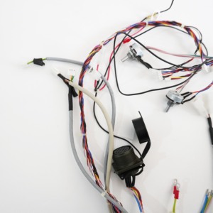 Maßgefertigte Elektronikkabel mit Sicherung und Internem Kabelbaum - Product Image 4