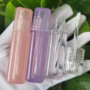 หลอดลิปกลอสพลาสติกใสสีสันสดใส ขนาด 5 มล. รุ่น CY322 สำหรับบรรจุภัณฑ์เครื่องสำอาง - Product Image 1