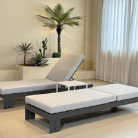 Chaise longue de piscine avec coussin et dossier réglable pour terrasse extérieure