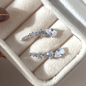 Boucles d'oreilles clous en zircon plaqué or 18 carats, forme poire goutte d'eau, bijoux classiques pour femme, pour mariage - Product Image 4