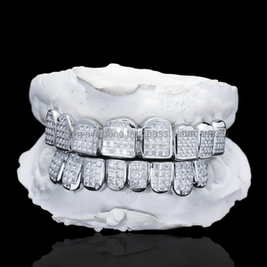 Dientes de diamante con ajuste invisible VVS personalizado, parte superior e inferior, corte princesa, Plata estelar 925, moissanita helada, Diamante Grillz - Product Image 1