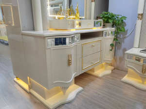 Juego Completo de 8 Piezas de Muebles de Dormitorio Elegantes y Lujosos con Acabado de Alto Brillo e Iluminación LED, Tamaño King Size - Product Image 6