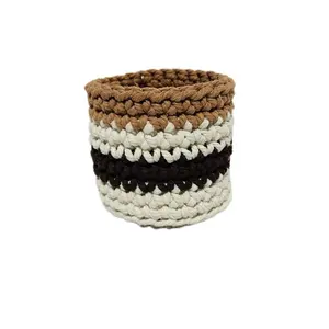 Einfacher Crochet-Schnitzelkorb-Muster in verschiedenen Farben für den Heimaufbewahrungskorb ohne Griff