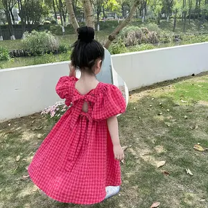 女の子のバブルスリーブドレス2023夏の新しい子供の市松模様のスカートファッションベビー服