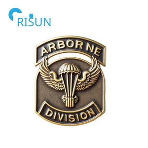 Fabrication d'épingles aéroportées en métal émaillé ailes <span class=keywords><strong>de</strong></span> <span class=keywords><strong>parachutiste</strong></span> personnalisées avec 82e division aéroportée épinglette <span class=keywords><strong>insigne</strong></span> épingles <span class=keywords><strong>de</strong></span> ranger aéroporté - Product Image 4