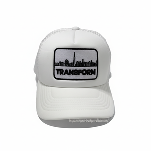 Casquette de camionneur en mousse blanche à 5 panneaux en gros avec patch tissé de style urbain et fermeture en plastique réglable, casquette streetwear urbaine - Product Image 1
