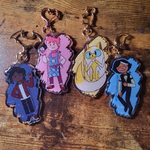 Breloque en acrylique personnalisée OEM/ODM en forme de gâteau Fionna - Product Image 1