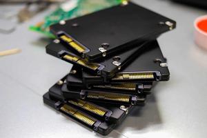 Enterprise U.2 NVMe PCIe 4.0*4 <b>SSD</b> 960GB High Speed Read Write For Server Data Center Storage MZQL2960HCJR‑00B7C - Product Image 2