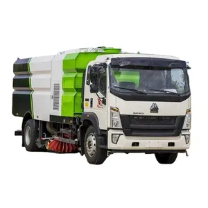 Camión barredor pequeño de limpieza de calles y carreteras con tanque de polvo y agua HOWO a la venta