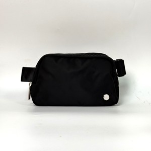 USA Oversea Warehouse 1L Fanny Pack with Gold Logo Strap Belt Bag for Sports Waterproof Waist Bag Adjustable Strap - Product Image 4