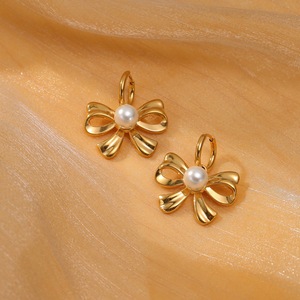 ใหม่ต่างหูเหล็กไทเทเนียมโบว์ไข่มุกสำหรับผู้หญิงเครื่องประดับแฟชั่นหรูหราเรียบง่ายลายหัวใจข้ามพรมแดน - Product Image 3