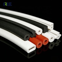 Bande d'étanchéité en mousse de silicone extrudée sur mesure, résistante aux hautes températures, joint de porte de four, profil en silicone éponge