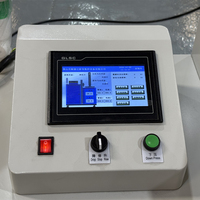 Machine automatique d'enveloppement de profilés à colle thermofusible PUR pour cadres de portes en bois et cadres WPC - Équipement de travail du bois