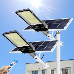 Lampione Solare LED 200W 300W 500W con Chip LED, Illuminazione Stradale Esterna a Energia Solare - Product Image 1