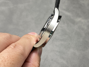 Nuevo reloj de lujo para hombre con función de cronógrafo clásico, estilo de diseñador de varios colores y logotipo personalizable - Product Image 4