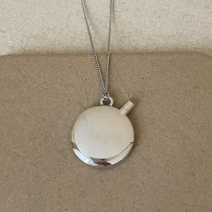 Collier en acier inoxydable poli, style classique, en forme de pot à eau, de pot à vin, de bouteille d'eau, de vase ou de pendentif, idéal pour un anniversaire - Product Image 4