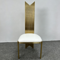 Chaises empilables commerciales en acier inoxydable doré à dossier haut avec coussin blanc pour événements et mariages (vente en gros)
