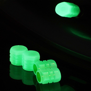 PUERXIN Capuchon de <span class=keywords><strong>valve</strong></span> de pneu universel pour moto et <span class=keywords><strong>voiture</strong></span>, <span class=keywords><strong>lumineux</strong></span> et autoluminescent - Product Image 1
