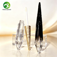 Tube de brillant à lèvres vide de luxe avec pendentif en cristal dégradé noir/doré, emballage cosmétique personnalisé en plastique avec bouchon à vis, vente en gros