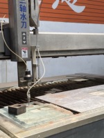 Découpeuse à jet d'eau de modèle d'art à cinq axes pour le noyau de moteur de PLC de verre de granit de marbre avec le moteur comme composant de noyau