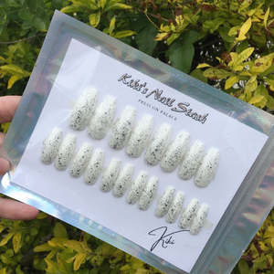 ชุดทำเล็บกลิตเตอร์สีขาว 20 ชิ้น ประกอบด้วยที่ดันหนังกำพร้า บัฟเฟอร์ และกาวติดเล็บ - Product Image 1