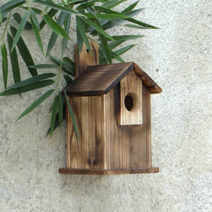 Junji Beste Houten Vogelhuisje Nieuwe Ceder Houten Decoratief Hangend Nest Luxe Moderne Nieuwigheid Gedrukt Patroon Rustiek Houten Vogelhuisje - Product Image 1