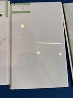 Panneau de plafond en PVC Largeur 250mm Conception en marbre Surface plane rainurée avec effet argenté