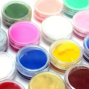 قوانغتشو سعر المصنع آلة صغيرة ل ملء مستحضرات تجميل ملونة جعل كوب الصباغ بريق العين الظل الاكريليك مسحوق