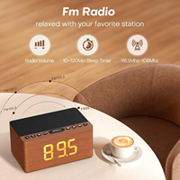 Moderner hölzerner LED-Wecker Snooze FM-Radio Schnelles kabelloses Ladegerät iPhone Galaxy 5 Level Dimmer USB MDF elektronischer Akku