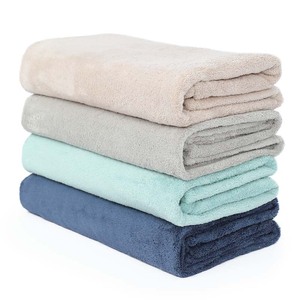 Set de 2 Toallas de Ducha de Forro Polar de Coral de Microfibra Súper Suaves, Multicolor y de Secado Fácil, Técnica no Tejida, Venta al por Mayor - Product Image 2