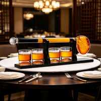 Ensemble décanteur à liqueur original en forme de club de golf avec 4 verres et support en bois – Coffret cadeau pour bar à domicile et fête sur le thème du golf