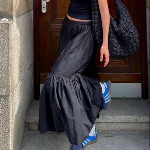 กระโปรงพลีททรงวินเทจ OEM สไตล์ลำลองอเนกประสงค์ เอวสูง สีพื้น ทรงหางปลา ยาวพลิ้ว - Product Image 2