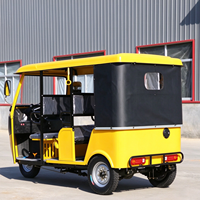 Tuk-tuk à essence 3 rangées très demandé, économe en carburant et durable, avec toit en fer, idéal pour les visites touristiques en sites panoramiques, vente en gros et exportation