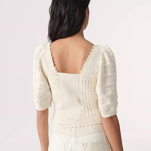 Logotipo personalizado OEM y ODM verano Casual Mujer Flor hueco punto pequeño nicho gancho con patrón sólido cuello redondo Ordenador de punto - Product Image 3