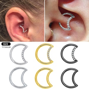 Créoles en titane G23 en forme de croissant de lune sans soudure avec zircon cubique, hypoallergéniques, pour piercing Daith, Helix, cartilage, boucles d'oreilles clicker pour bijoux de piercing d'oreille - Product Image 1