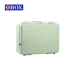 Estuche de maquillaje profesional Obox con luz, caja de cosméticos portátil de gran capacidad en metal rosa claro para artistas y técnicos. - Product Image 2