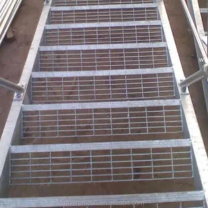 階段トレッド用スチール格子通路