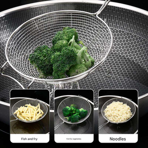 Outil de cuisine en acier inoxydable OEM/ODM, passoire à mailles fines, à suspendre à l'oreille, multi-tailles, résistant à la corrosion, de qualité alimentaire, résistant au four - Product Image 3