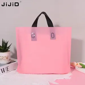 JiJiDカスタマイズロゴピンクショップブティックギフトダイカットハンドルバッグ、サイズ再利用可能なTシャツバッグ折りたたみ式プラスチックショッピングバッグ