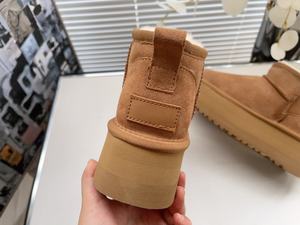 Botas de nieve UGGS para mujer, estilo clásico, lujoso, de alta calidad, impermeables, a la moda y cómodas. - Product Image 3