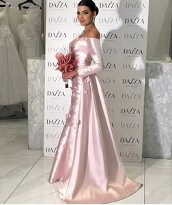 تنورة سهرة طويلة وردية اللون بزهور ثلاثية الأبعاد وأحجار الراين من الشيفون بتصميم حورية البحر مع ذيل طويل للحفلات الرسمية وحفلات الزفاف - Product Image 3