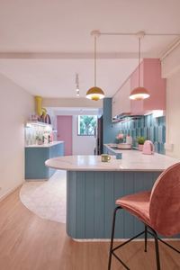 ตู้ครัวสีขาวหรูหราครบวงจร สำหรับวิลล่าขนาดใหญ่ พร้อมเครื่องล้างจานในตัว เคาน์เตอร์หินชนวน ที่เก็บของครบครัน ทำความสะอาดง่าย - Product Image 2