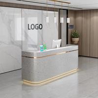 Comptoir de réception moderne et personnalisé pour immeuble de bureaux, hôpital, salle de sport, école, bar – Fabriqué en bois – Élégance assurée